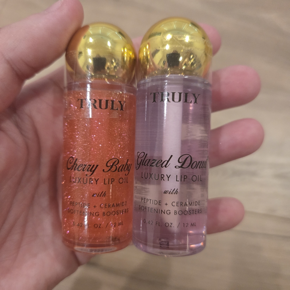 Truly Beauty Luxury Peptide Lip Oil Duo - Cherry Baby & Glazed Donut Sealed - Picture 2 of 16